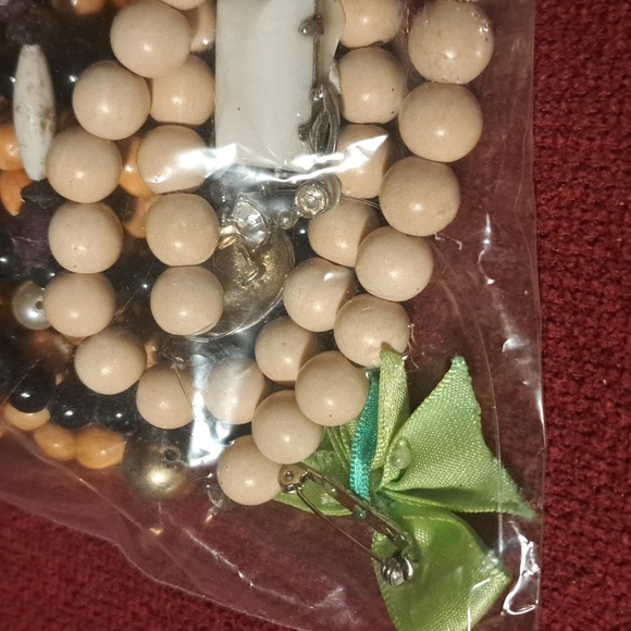 Craft jewelry lot set bundle broken wearable beads earrings pins necklaces - Picture 2 of 5